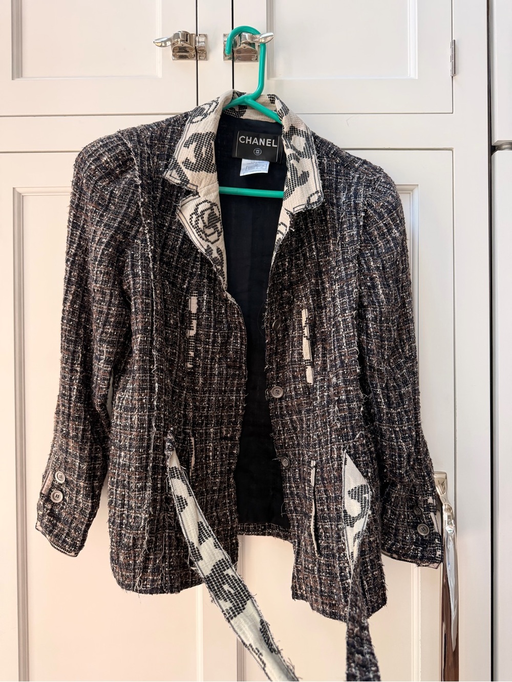 CHANEL Jacket - Picture 12 of 13